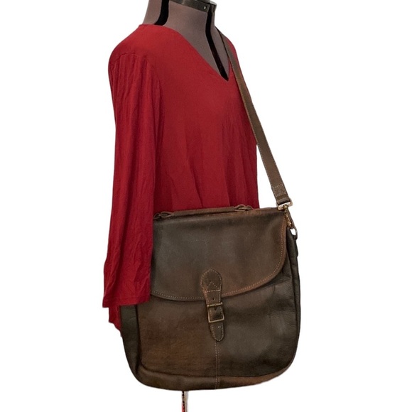 Leather Messenger Bag Color Brown Bag/Backpack Sz 14”x14”x3.5” 1 Button 1Pocket - Picture 5 of 15